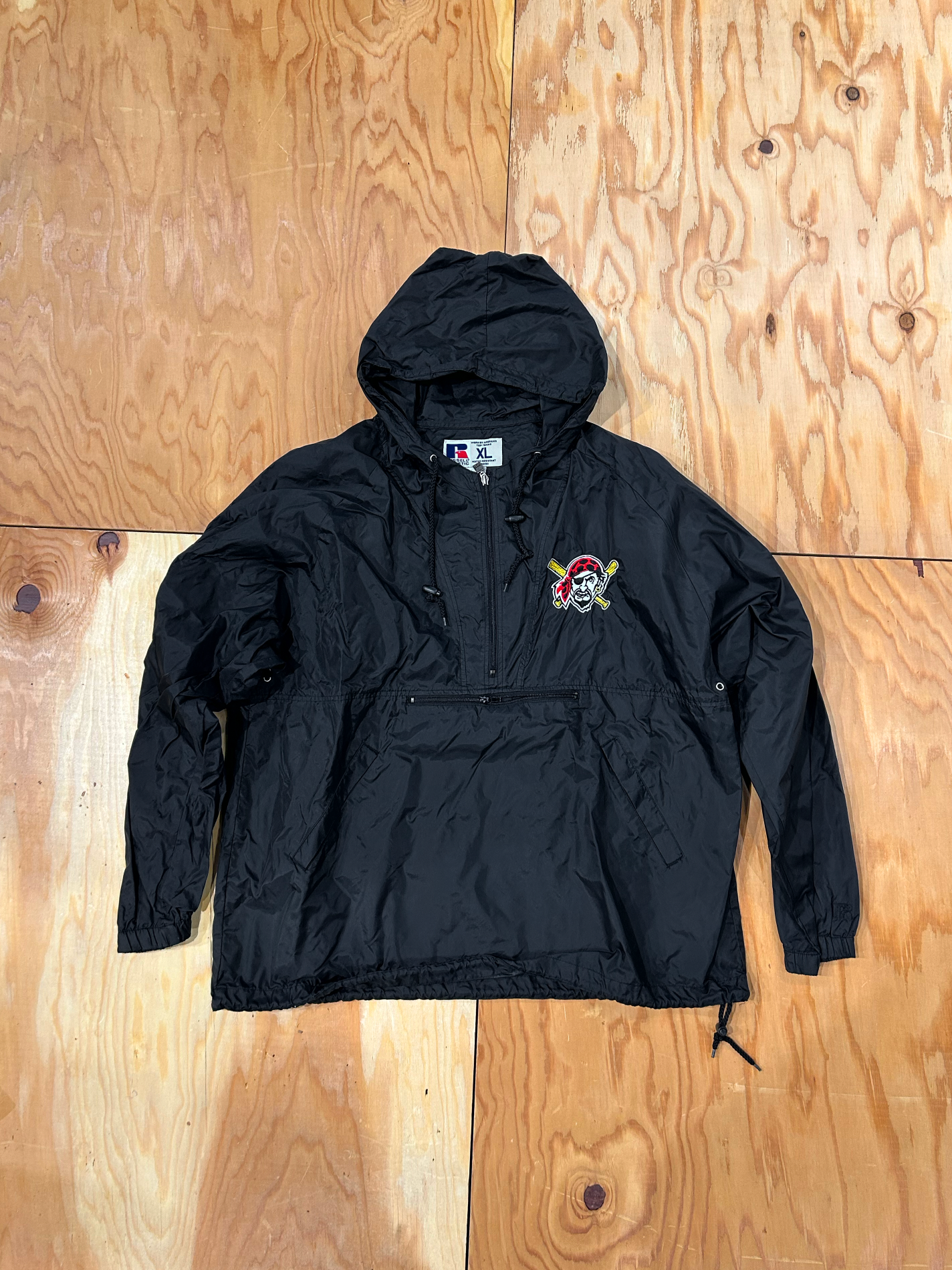 VINTAGE ITEM ＜VTG-10＞RUSSELL ATHLETIC PITTSBURGH PITRATES Nylon Anorak