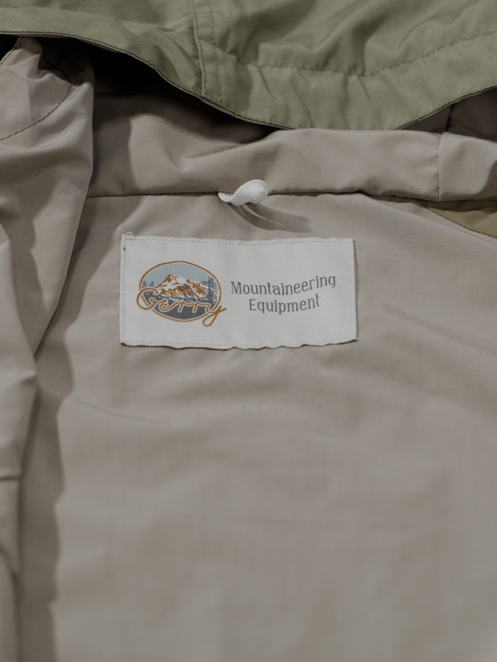 <GRC#26505> Classic 80 Mountain Parka