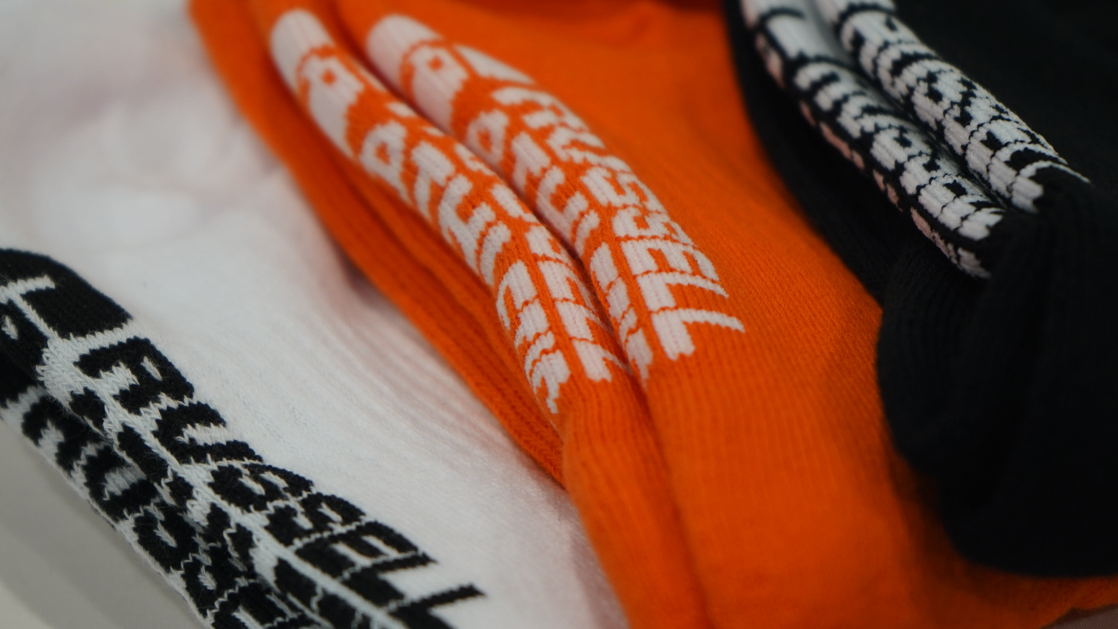 ＜RAW-1042＞WOMENS Crew Length Sports Socks