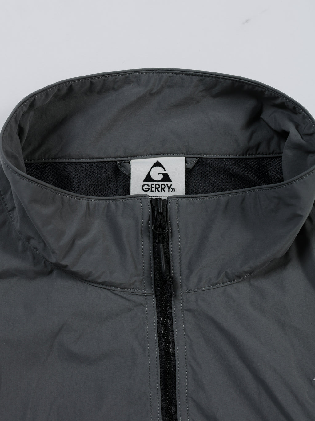 ＜GRJ#26031＞Nylon Taffeta 1/2 Zip Jumper