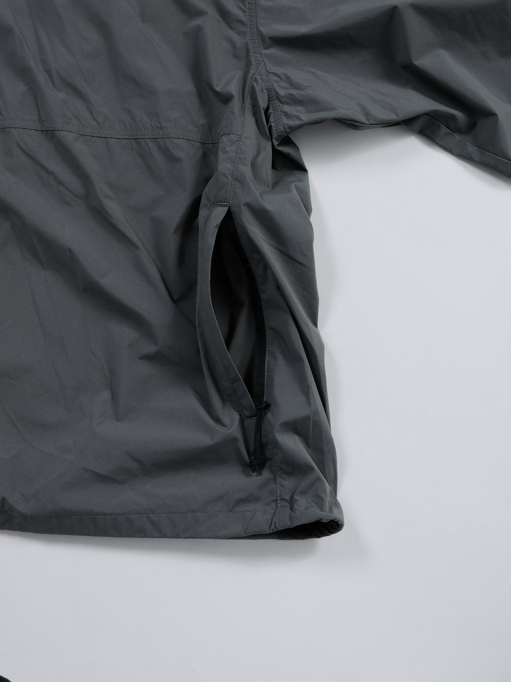 ＜GRJ#26031＞Nylon Taffeta 1/2 Zip Jumper