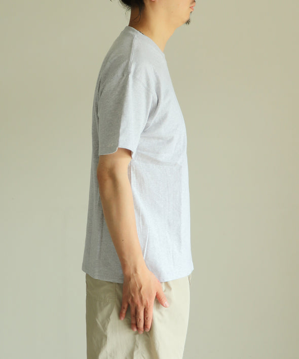 -STANDARD ESSENTIALS- RUSSEL LOGO T-SH＜RJ-1037＞RUSSELL ATHLETIC