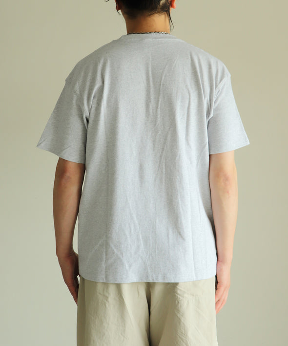 -STANDARD ESSENTIALS- RUSSEL LOGO T-SH＜RJ-1037＞RUSSELL ATHLETIC