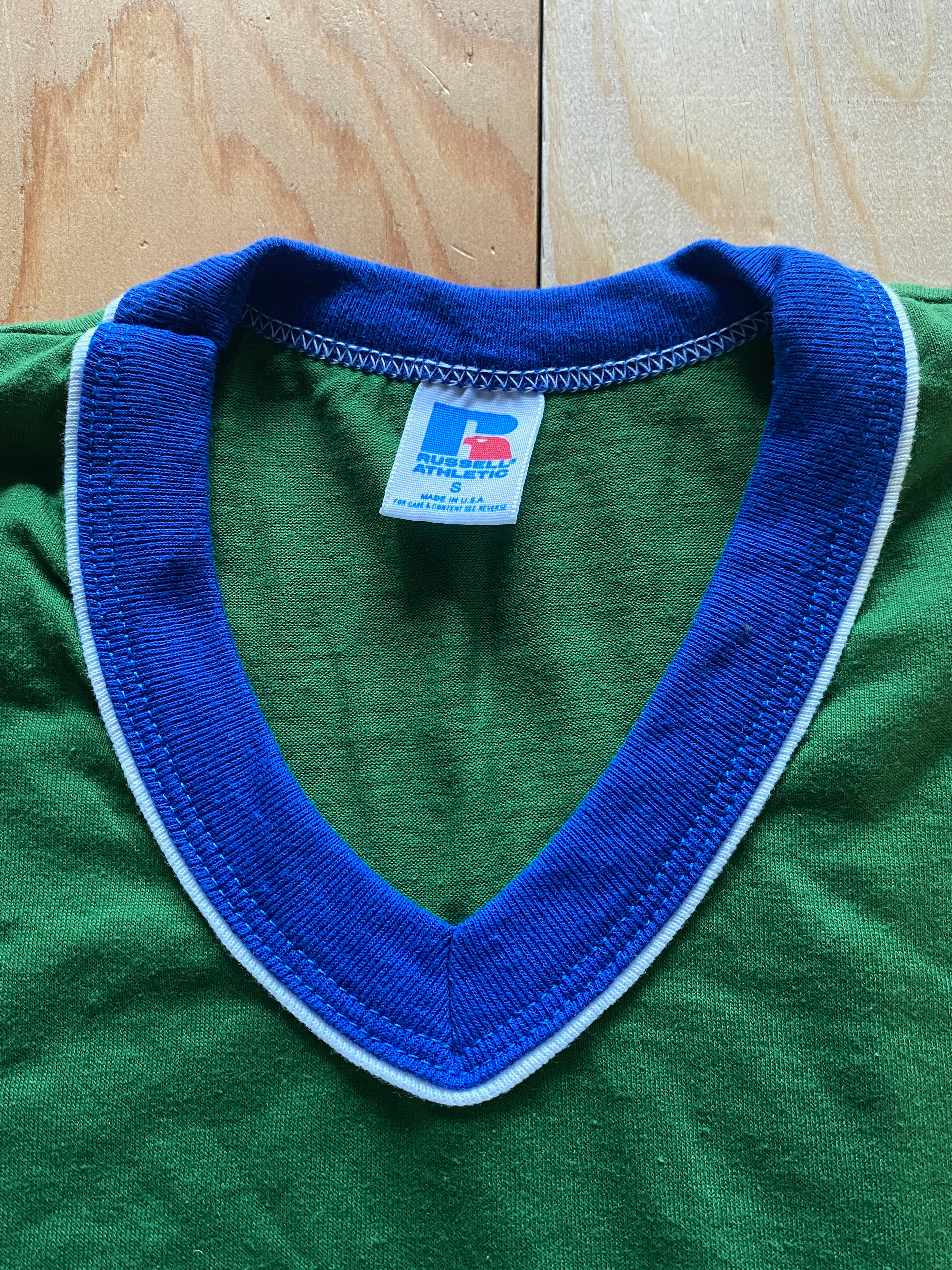 VINTAGE ITEM ＜VTG-28＞RUSSELL ATHLETIC V NECK S/S TEE