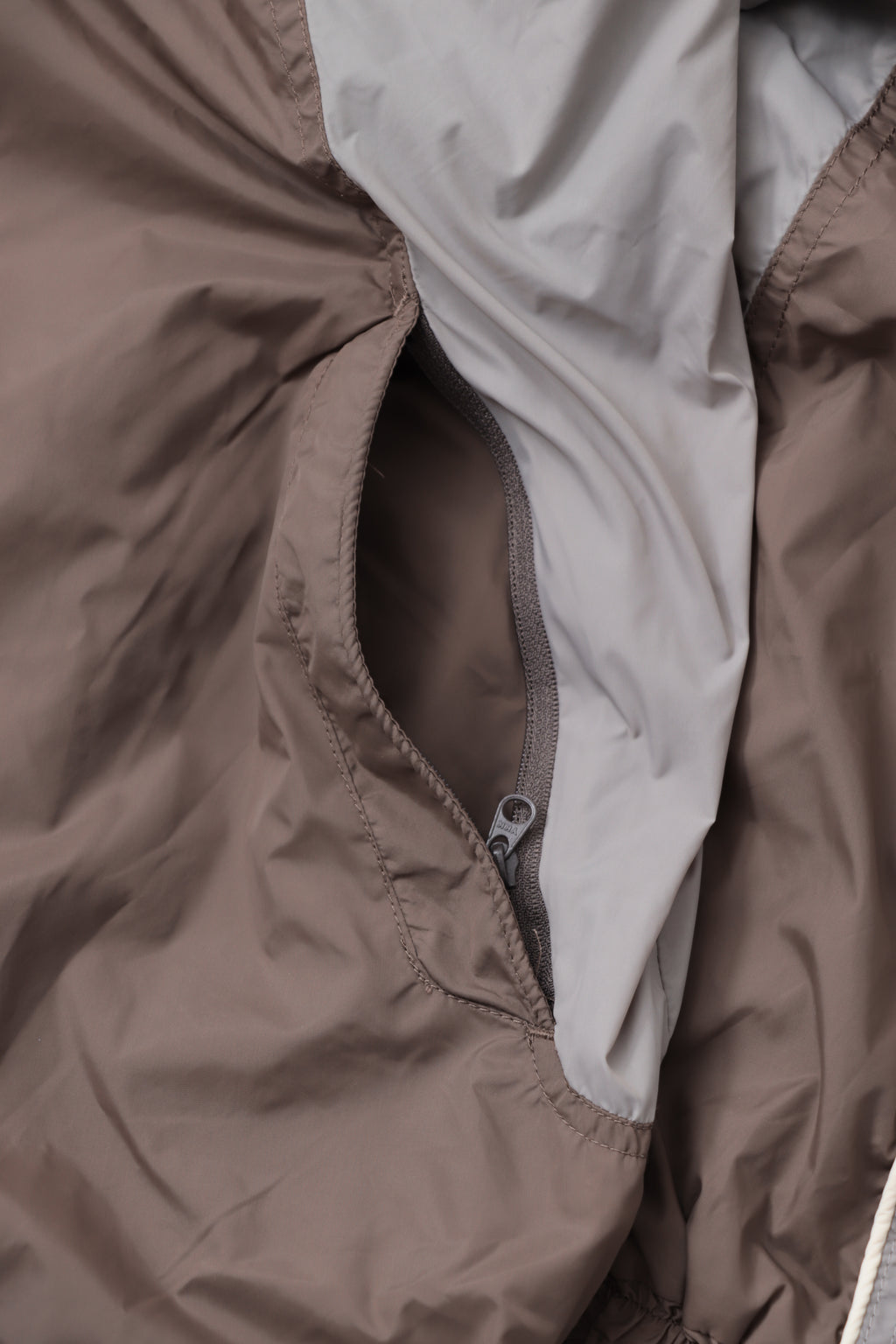 ＜RC-24745＞ NYLON TRAINING JACKET
