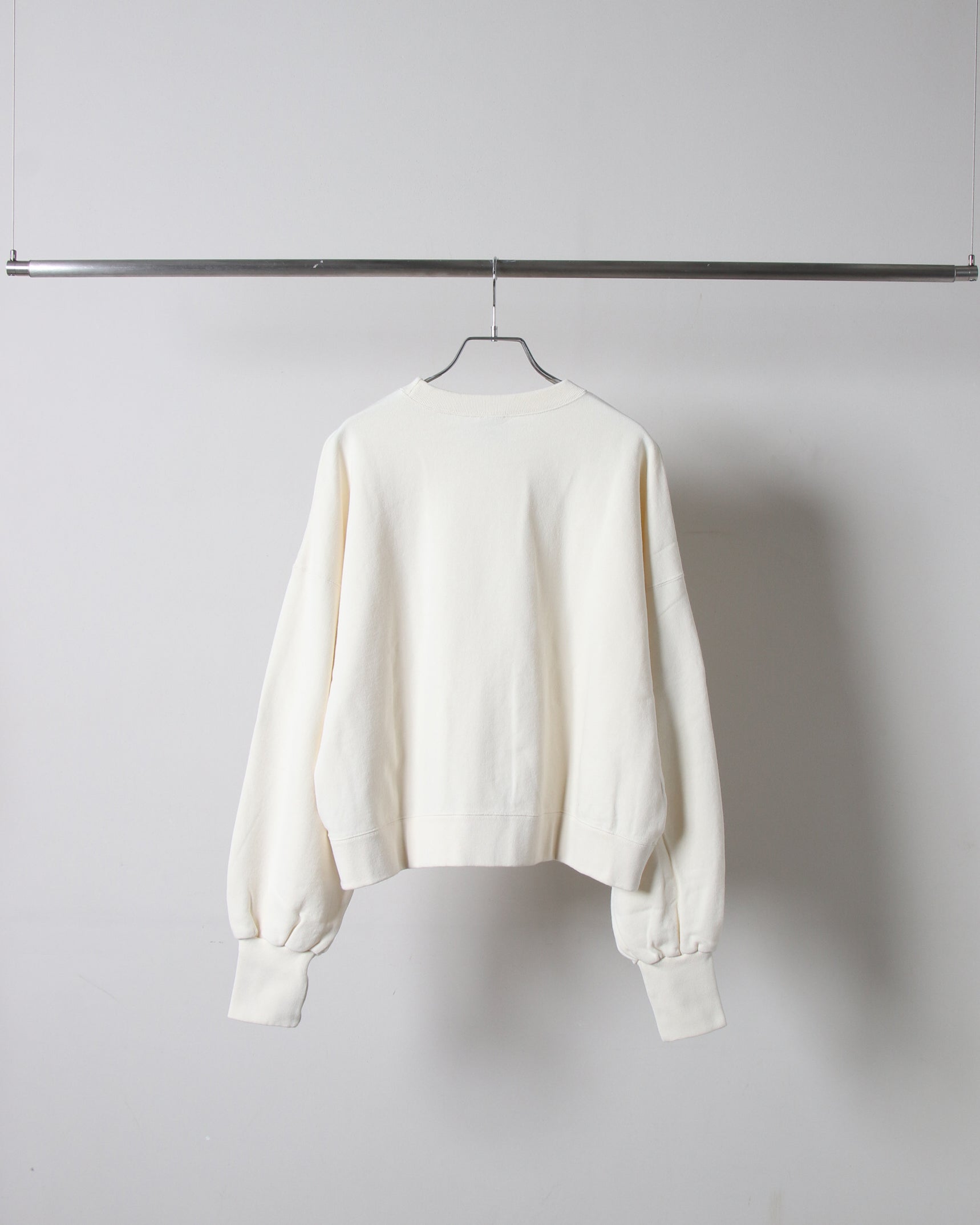 ＜RC-24721＞Wmns BOOK STORE Square Silhouette Crew Shirts